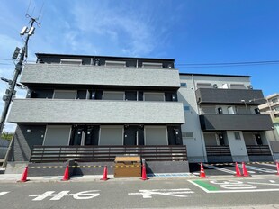 ガーデンプレイス吉川の物件外観写真